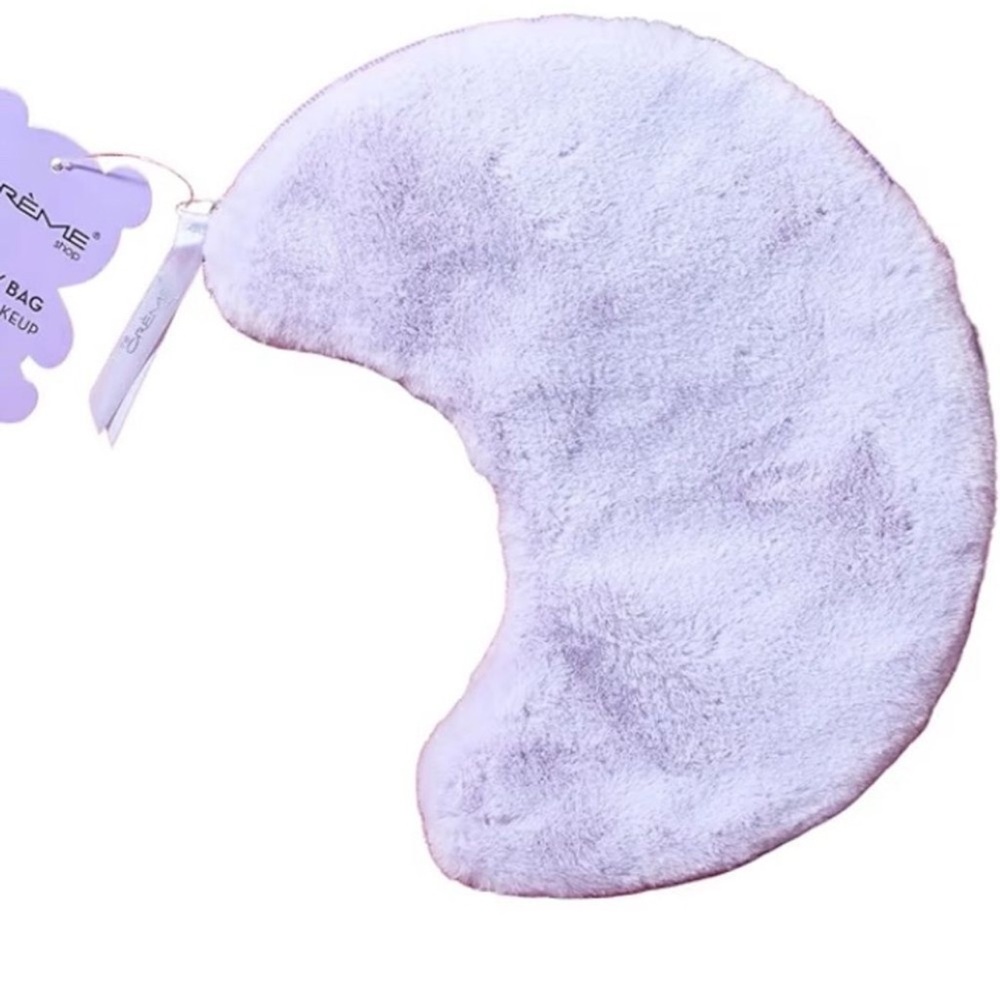The Creme Shop Teddy Bag - Plush
Makeup Bag  NWT